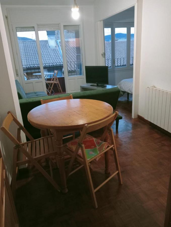 Luminoso, Centrico Y Silencioso Apartamento Jaca Kültér fotó