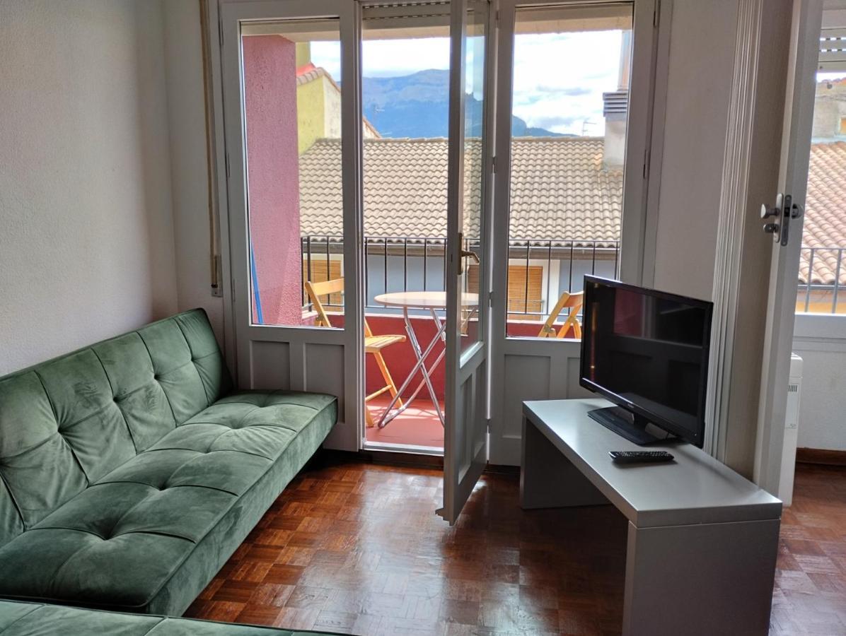 Luminoso, Centrico Y Silencioso Apartamento Jaca Kültér fotó